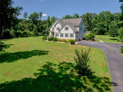 15230 Whispering Wind Cir, Montpelier VA  23192-2754 exterior