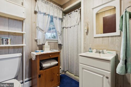 1822 Old Sumneytown Pike, Harleysville PA  19438-1129 exterior