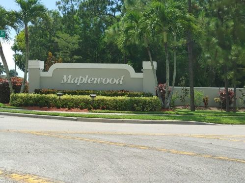 310 Stanhope Cir, Naples, FL 34104-0812
