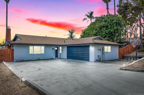 910 Ruby Dr, Vista, CA 92083-5551