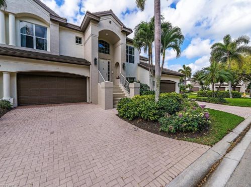 3211 Lancaster Dr, Naples FL  34105-5676 exterior