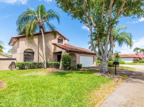 17338 61st Pl, Hialeah, FL 33015-4515