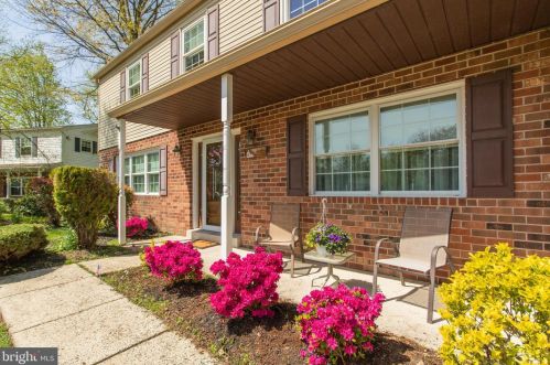 1275 Holstein Ct, Blue Bell, PA 19422-1945