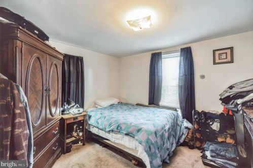 24 New St, West Deptford NJ  08093-1162 exterior