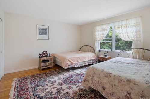 22 Kensington Ave, Thornwood NY  10594-1144 exterior