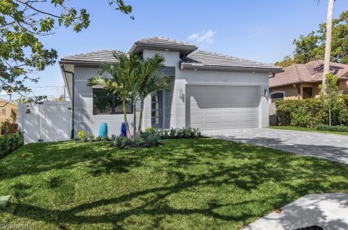 555 103rd Ave, Naples FL  34108-3218 exterior