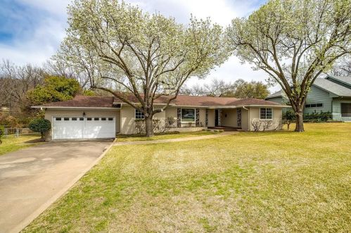 4205 Westmont Ct, Fort Worth, TX 76109-5035