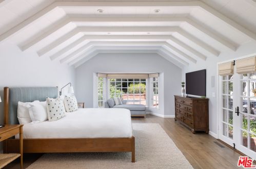1564 Ramona Ln, Santa Barbara CA  93108-2634 exterior