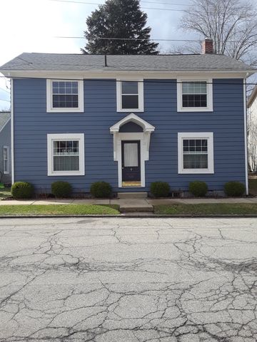 520 Main St, Harmony, PA 16037-6828