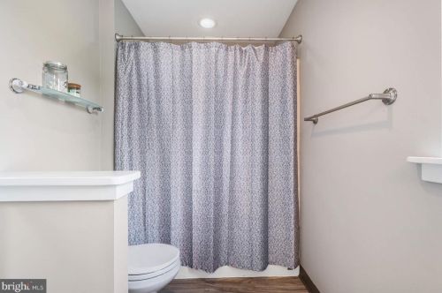 1009 Willow St, Southampton PA  18966-3435 exterior