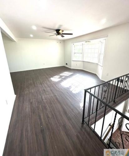30 Norton Rd, East Brunswick NJ  08816-1704 exterior