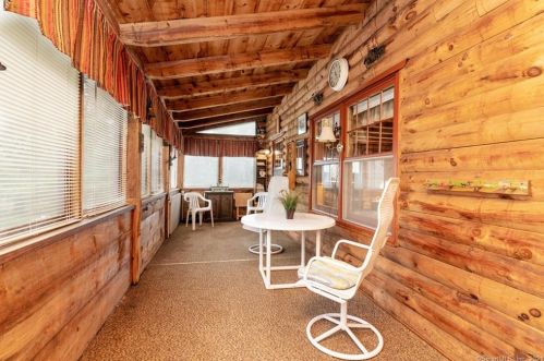 63 Red Oak Hill Rd, Farmington CT  06032-2201 exterior