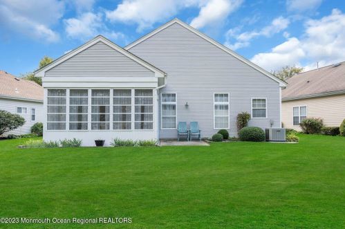 13 Silverspring Dr, Lakewood NJ  08701-7506 exterior