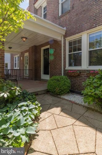 1506 Sycamore St, Wilmington, DE 19805-4235