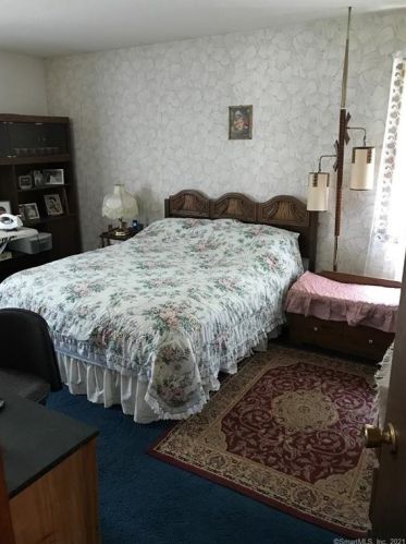 28 Madison St, Plainville CT  06062-1738 exterior