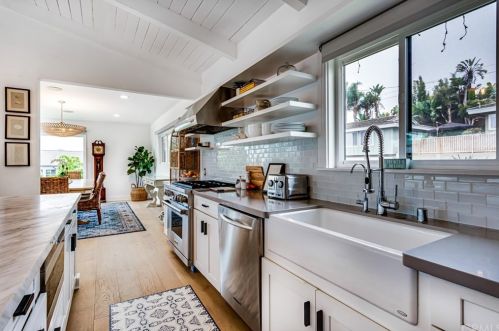 600 Anderson St, Manhattan Beach CA  90266-5934 exterior