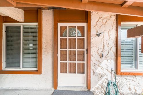 8248 Lapiz Dr, San Diego, CA 92126-1707