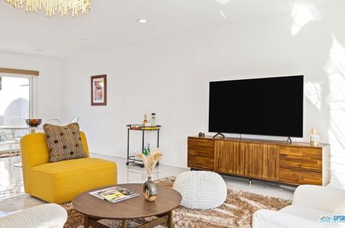 1840 Sandcliff Rd, Palm Springs CA  92264-4844 exterior