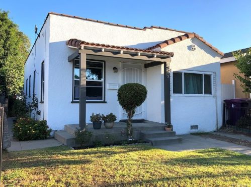 108 55th St, Long Beach, CA 90805-5318
