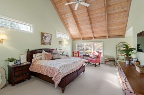 22 Main St, Dover MA  02030-2026 exterior