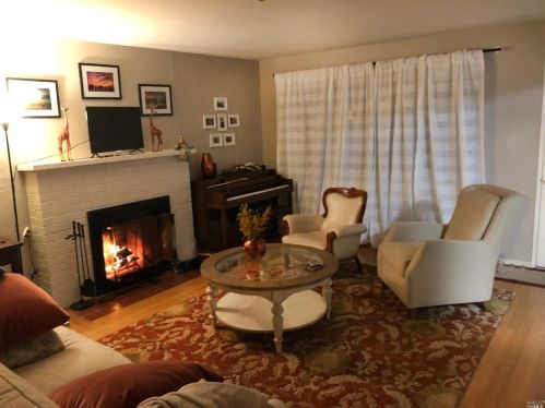 3740 Kansas Dr, Santa Rosa, CA 95405-7102