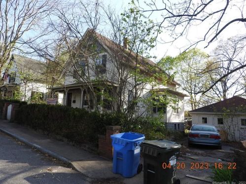 114 Cedar St, Norwich, CT 06360-4435