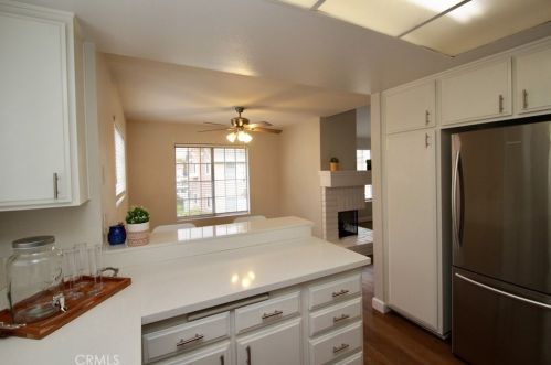 73 Woodleaf, Irvine CA  92614-7081 exterior