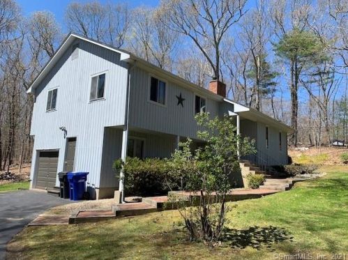 394 Geraldine Dr, Coventry, CT 06238-1391