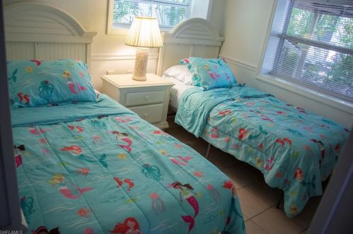 738 Matanzas Ct, Fort Myers Beach FL  33931-2120 exterior