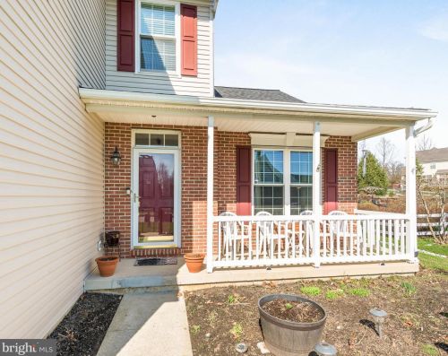 114 Waring Dr, Downingtown, PA 19335-1381
