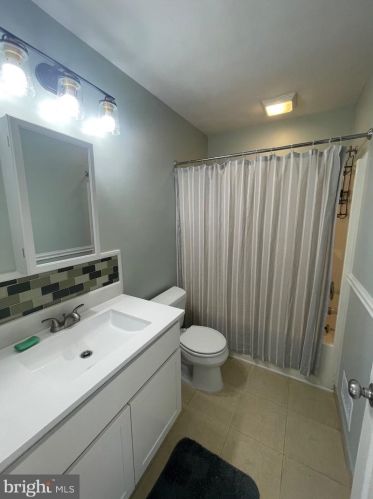 931 Center Ave, Gloucester NJ  08031-1610 exterior