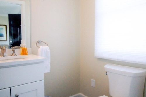 165 Reservoir Rd, Middletown RI  02842-5914 exterior