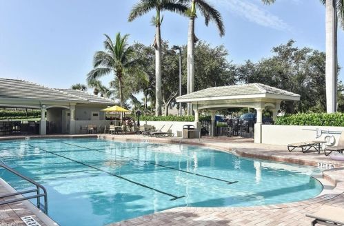 3890 Sawgrass Way, Naples FL  34112-3434 exterior