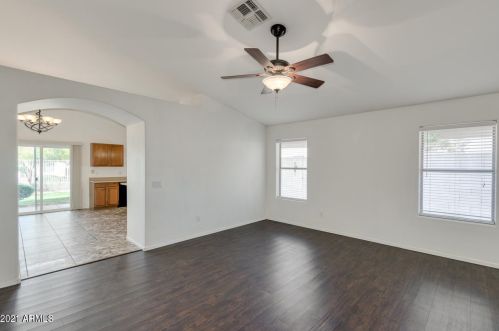 542 Canfield, Mesa, AZ 85207-3131