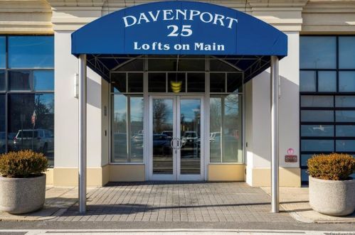 25 Leroy Pl, New Rochelle NY  10805-2859 exterior
