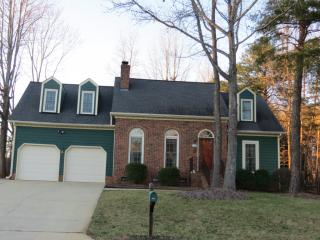 6320 Lakebend Ct, Greensboro NC  27410-8253 exterior