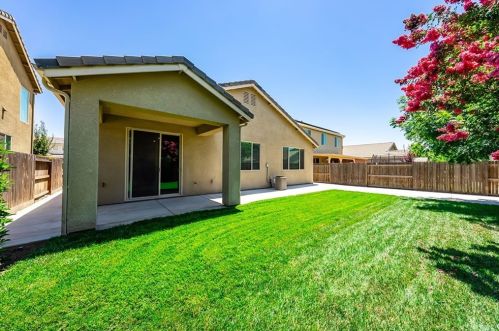 3053 Stanley Ave, Fresno CA  93737-9284 exterior