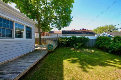 15 Harwich Rd, East Rockaway NY  11518-2407 exterior