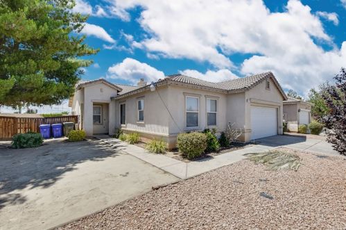 14910 Abbotsford Ln, Victorville, CA 92394-0838