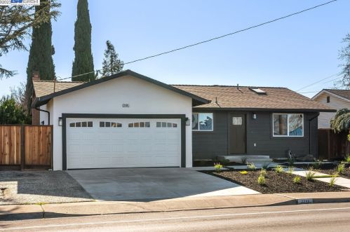 7298 Tamarack Dr, Pleasanton CA  94568-1749 exterior