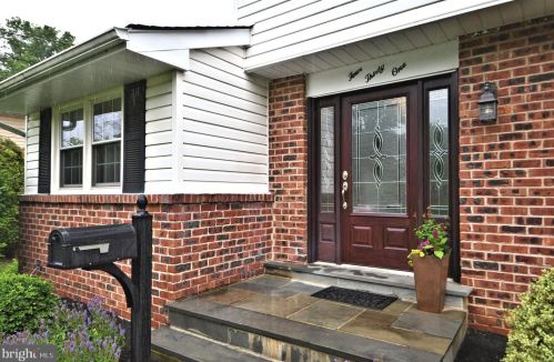 431 Hogeland Rd, Southampton, PA 18966-3344