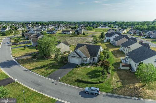 13 Little Pond Dr, Slaughter Beach, DE 19963-3901
