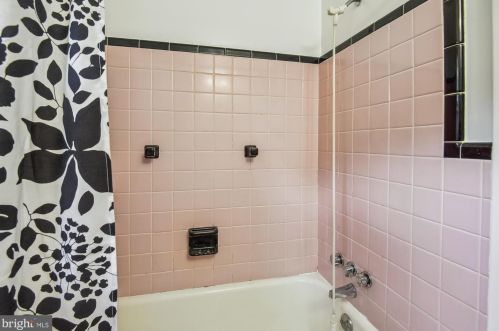 13100 Furnace Mountain Rd, Lovettsville VA  20180-2418 exterior