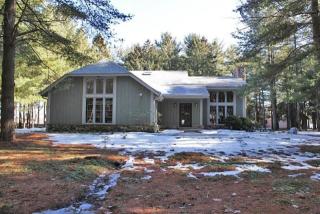 540 Mccarthy Dr, Hartford, WI 53027-8804