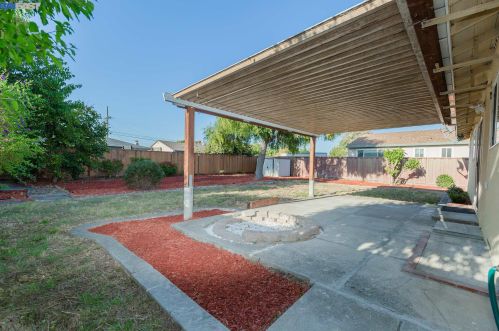 1825 Via Amigos, San Lorenzo CA  94580-2013 exterior