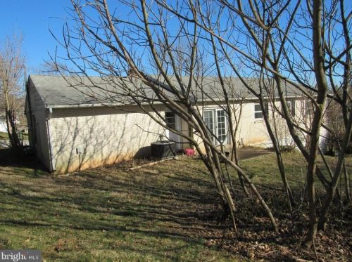24 Culpepper Rd, Shrewsbury, PA 17361-1908