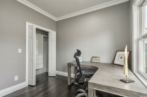 15 Mead Ln, Westbury NY  11590-6303 exterior
