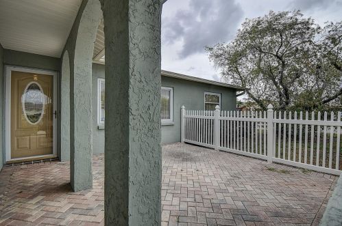 7535 Oakshire Dr, Port Richey, FL 34668-3939