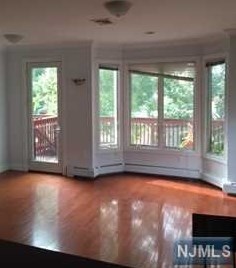 114 Henry St, Palisades Park, NJ 07650-1125