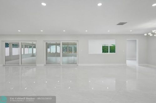 3850 36th Ave, Hollywood FL  33021-1900 exterior